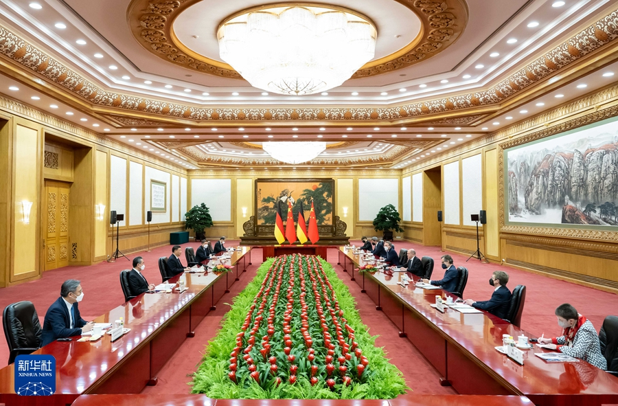 德国总理携地表最强访问团来华，你看懂了么？