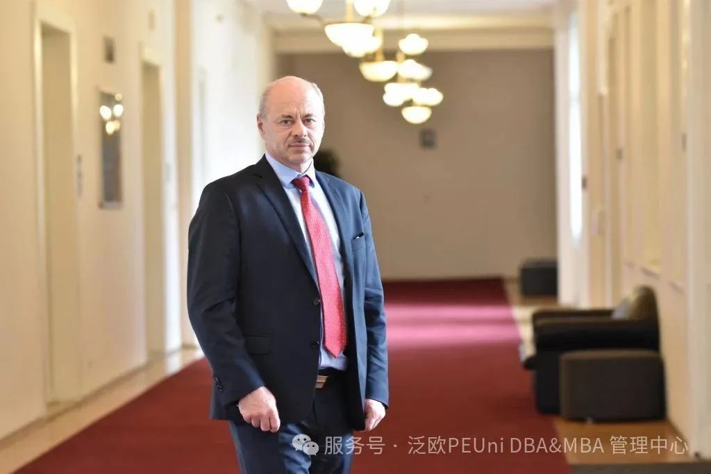 校长专访|捷克首家获得国家认证局机构认证的私立大学:含金量究竟几何?