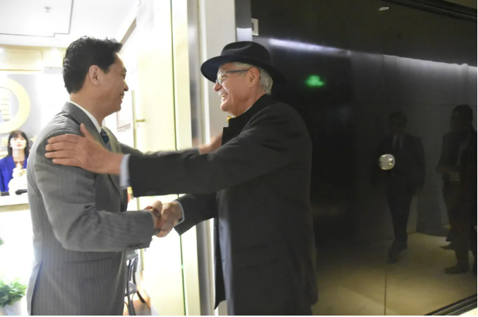 On March 24th 2021, Mr. Patrick Nijs, former Ambassador of Belgium to China accompanied by his two entourages paid a great visit to his old friend in Shenzhen China, Prof. Henry Hui, president of AIEI (Abundance International Education Institute).