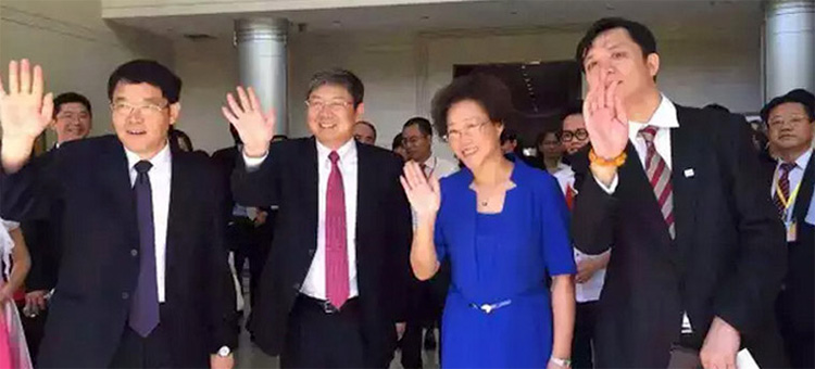 富有国际教育与深圳大学欢送比利时王后离开