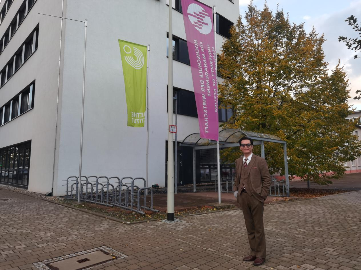 1698646067637903.png 2.png